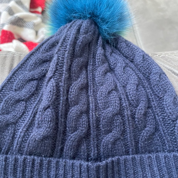 Burberry beanie hat with fuzzball on top - Picture 1 of 3